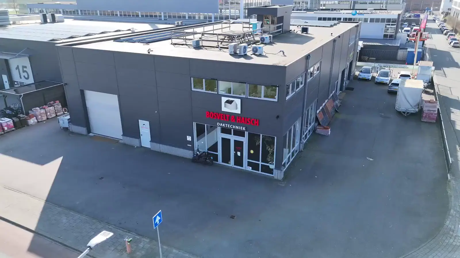 De vestiging van Bosvelt & Haisch Daktechniek in Arnhem, gezien van boven